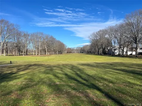 82 Lakeview Drive Manorville NY 11949