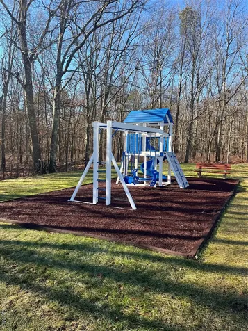 82 Lakeview Drive Manorville NY 11949