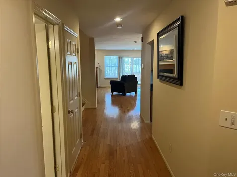 82 Lakeview Drive Manorville NY 11949
