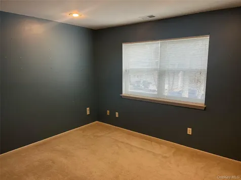 82 Lakeview Drive Manorville NY 11949