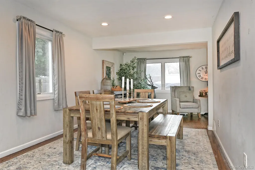 17 Pine Tree Road South Huntington NY 11746