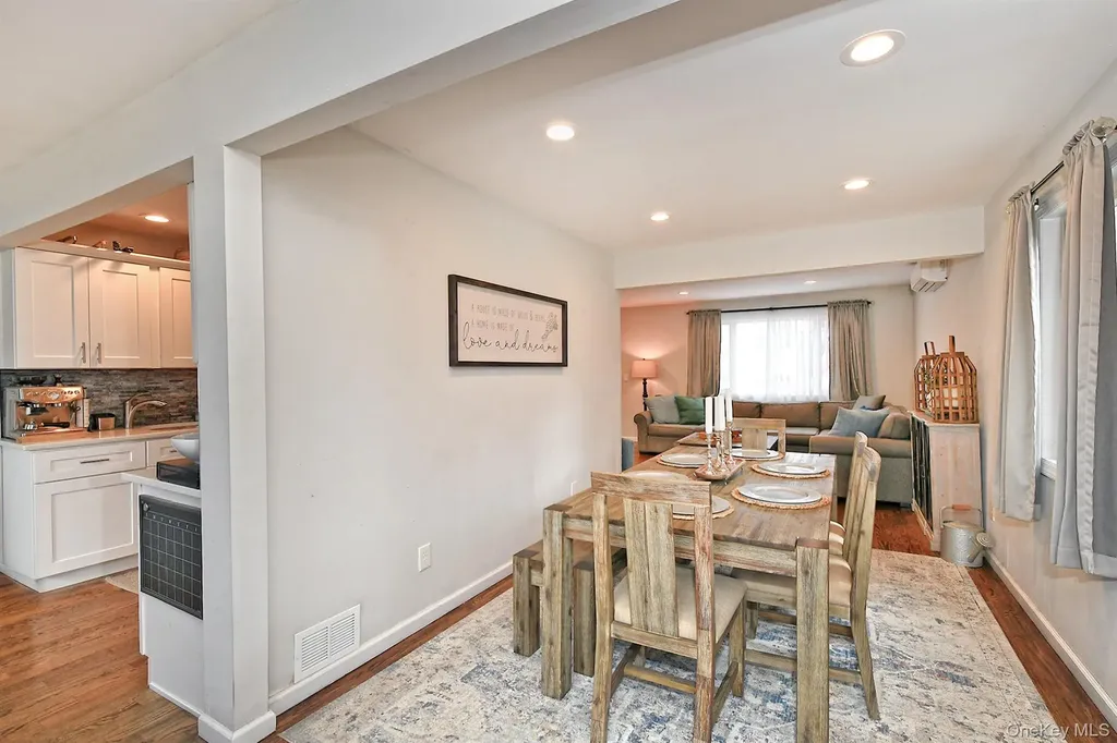 17 Pine Tree Road South Huntington NY 11746