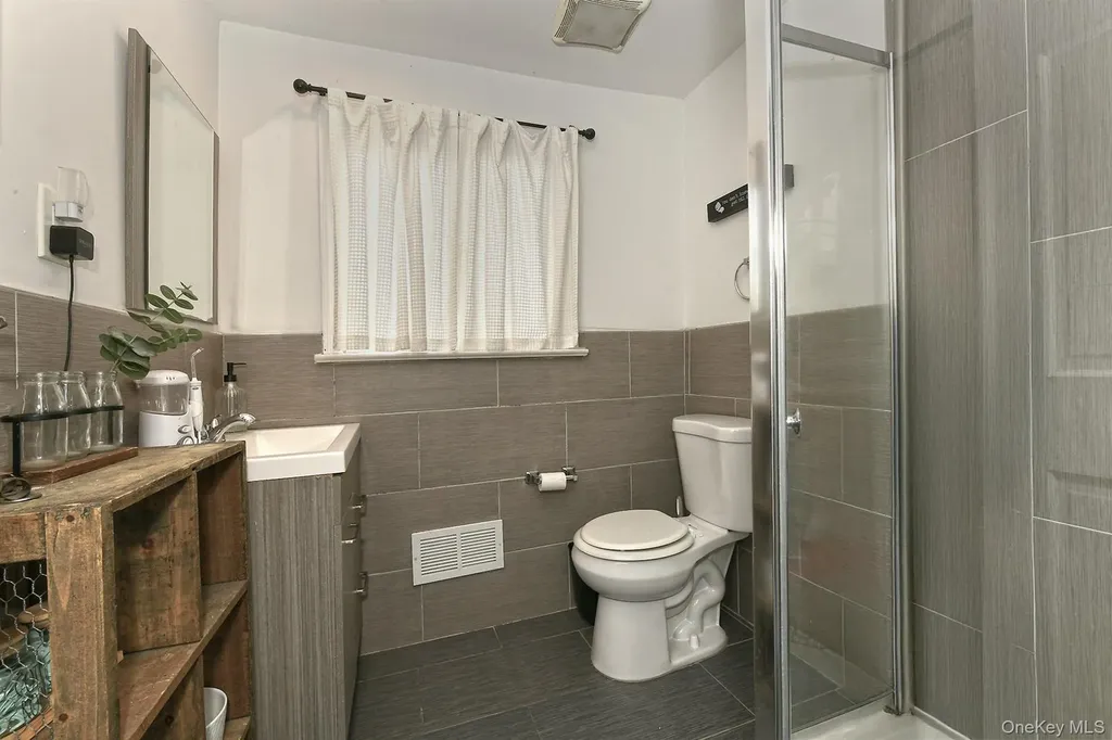 17 Pine Tree Road South Huntington NY 11746