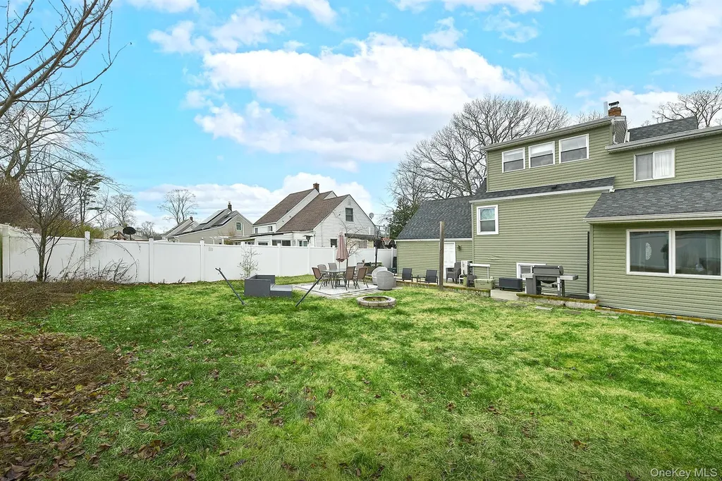 17 Pine Tree Road South Huntington NY 11746