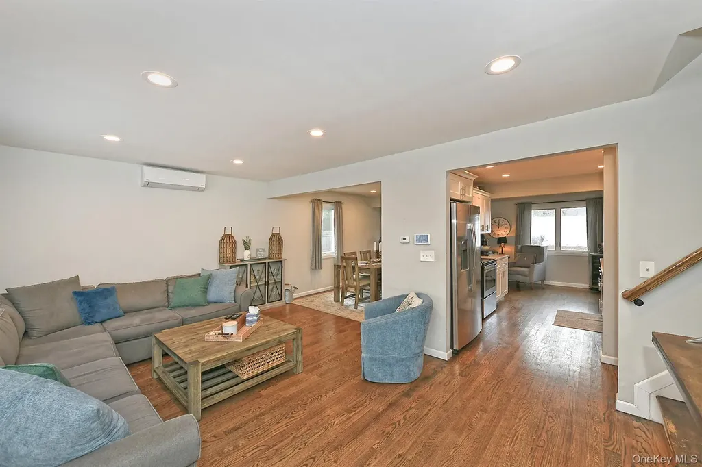 17 Pine Tree Road South Huntington NY 11746