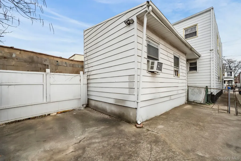 8911 Avenue M Brooklyn NY 11236