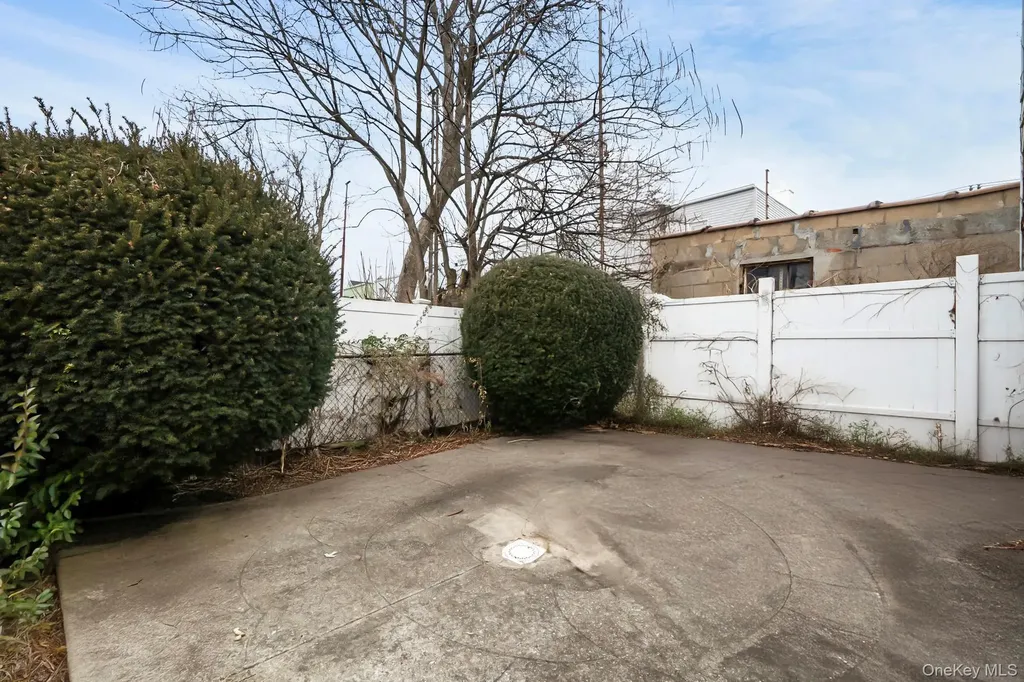 8911 Avenue M Brooklyn NY 11236