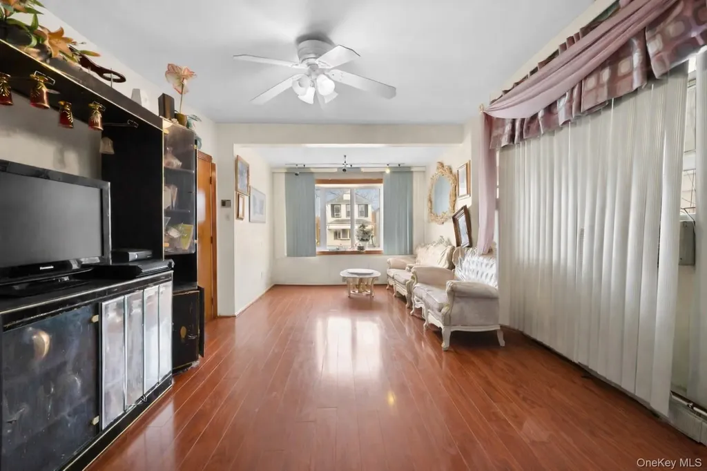 8911 Avenue M Brooklyn NY 11236