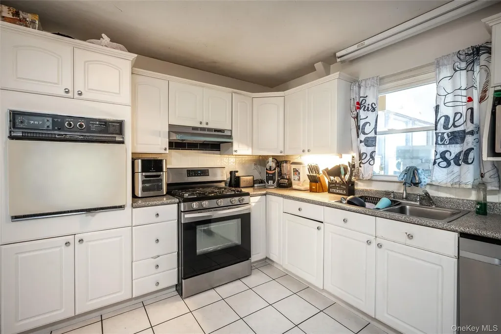 76 Derick Drive Fishkill NY 12524