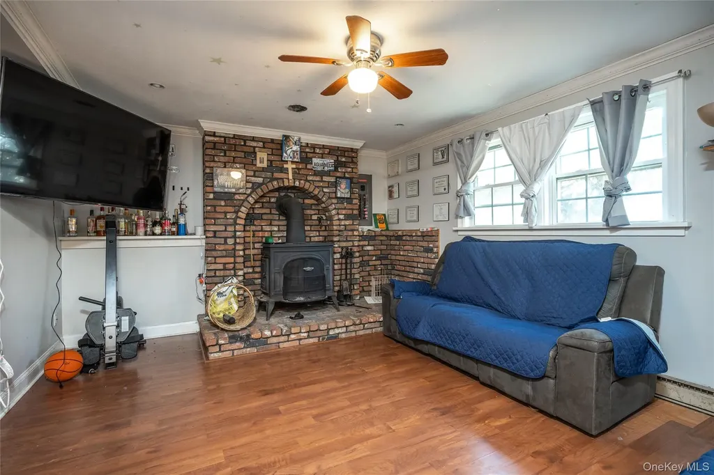 76 Derick Drive Fishkill NY 12524