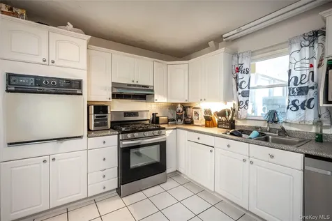 76 Derick Drive Fishkill NY 12524