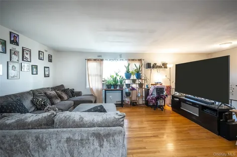 76 Derick Drive Fishkill NY 12524