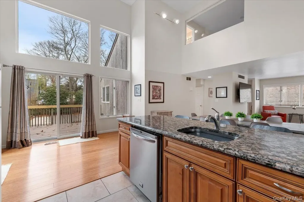 98 Squiretown Road Hampton Bays NY 11946