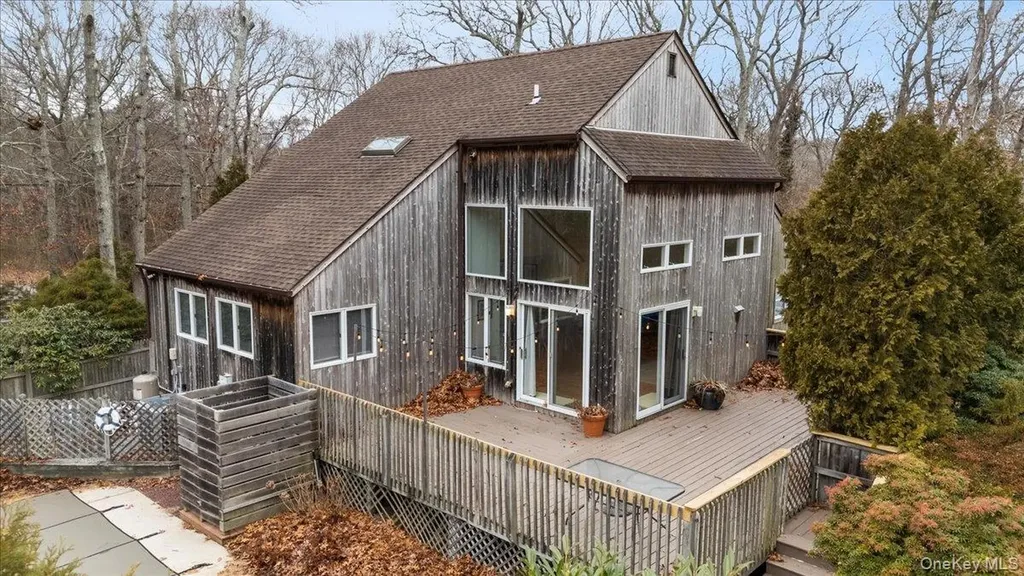 98 Squiretown Road Hampton Bays NY 11946