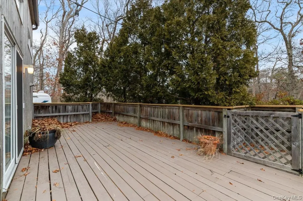 98 Squiretown Road Hampton Bays NY 11946