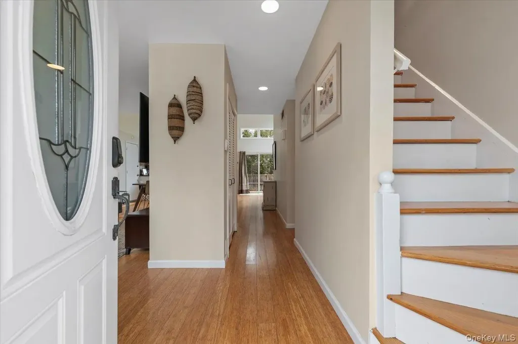 98 Squiretown Road Hampton Bays NY 11946