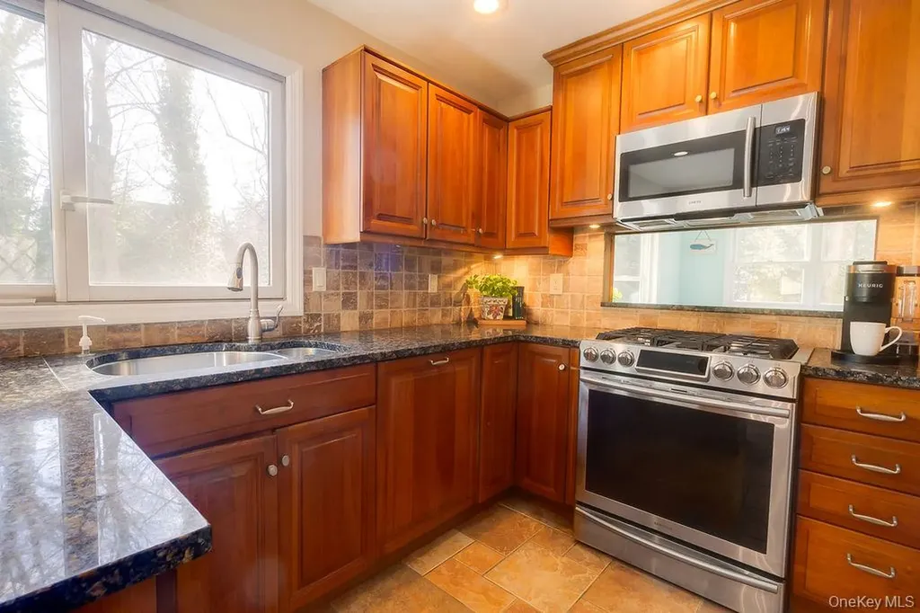 4 Conscience Bay Road Setauket NY 11733