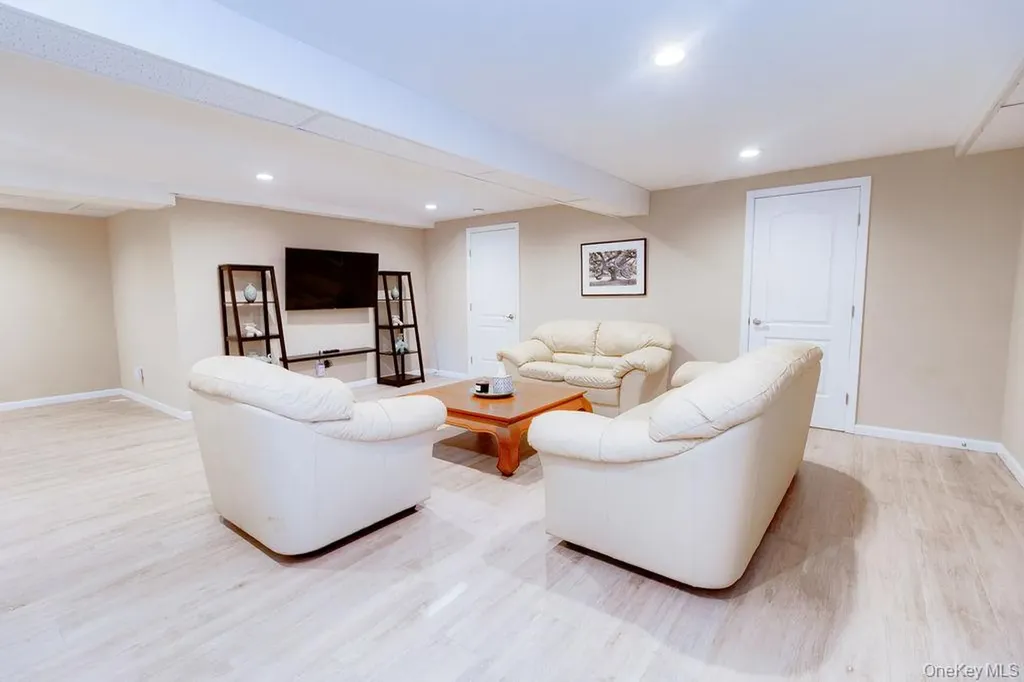 4 Conscience Bay Road Setauket NY 11733