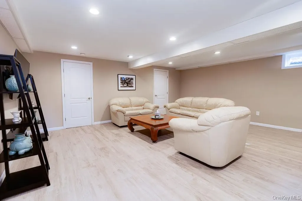 4 Conscience Bay Road Setauket NY 11733