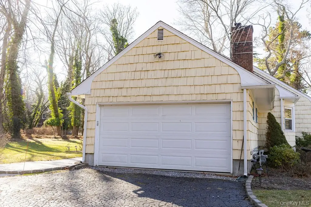 4 Conscience Bay Road Setauket NY 11733