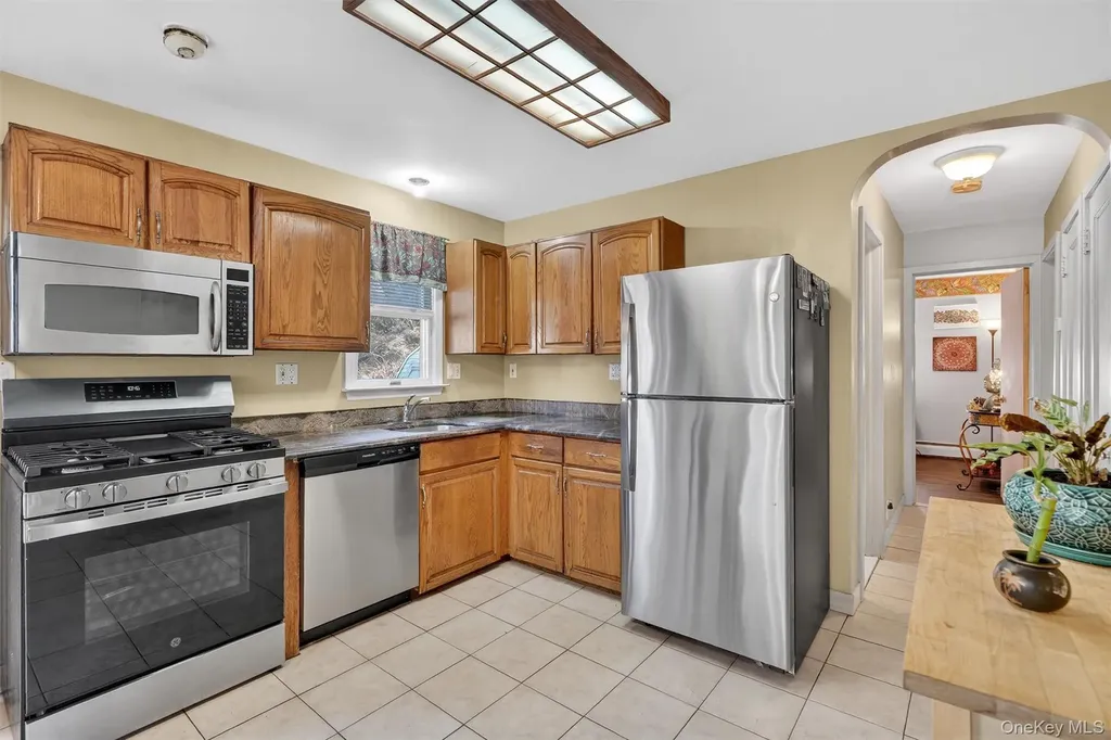 191 Morsemere Avenue Yonkers NY 10703