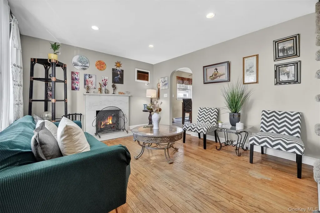 191 Morsemere Avenue Yonkers NY 10703