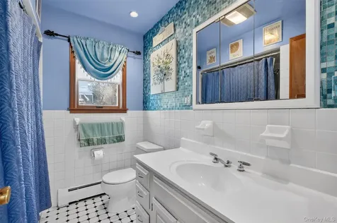 191 Morsemere Avenue Yonkers NY 10703