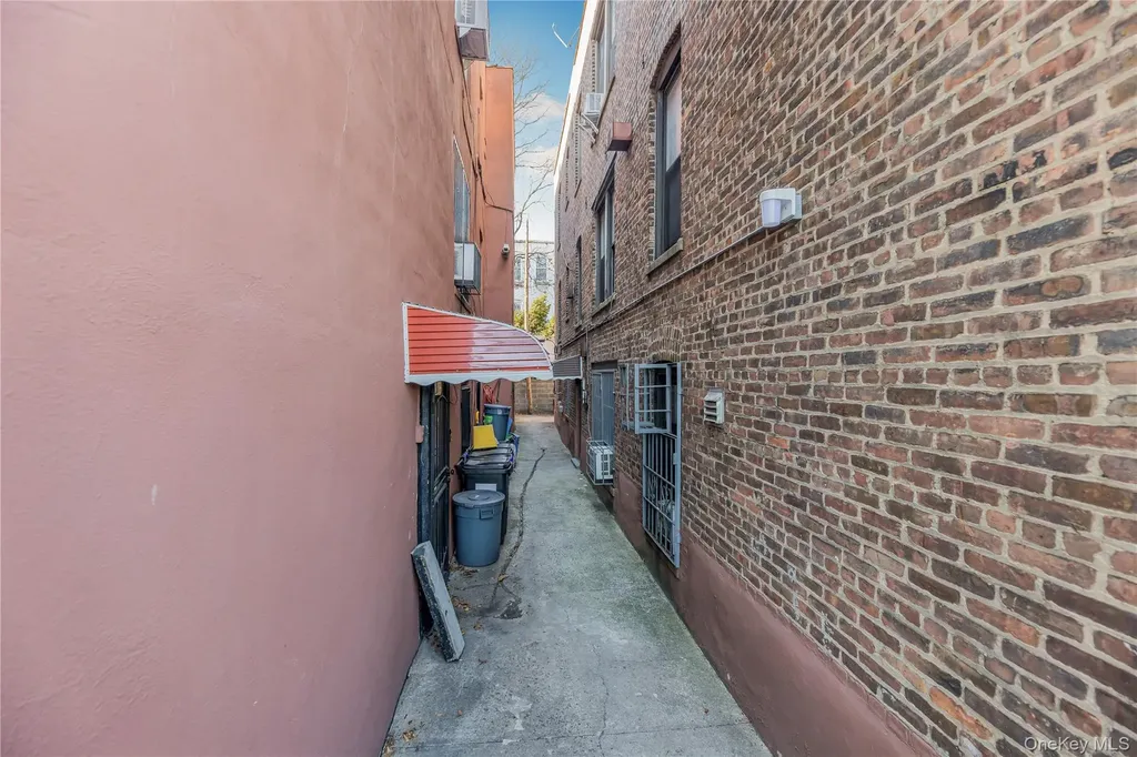 2445 Southern Boulevard Bronx NY 10458