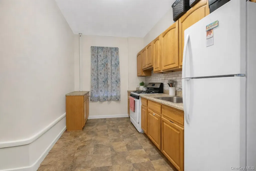 2445 Southern Boulevard Bronx NY 10458