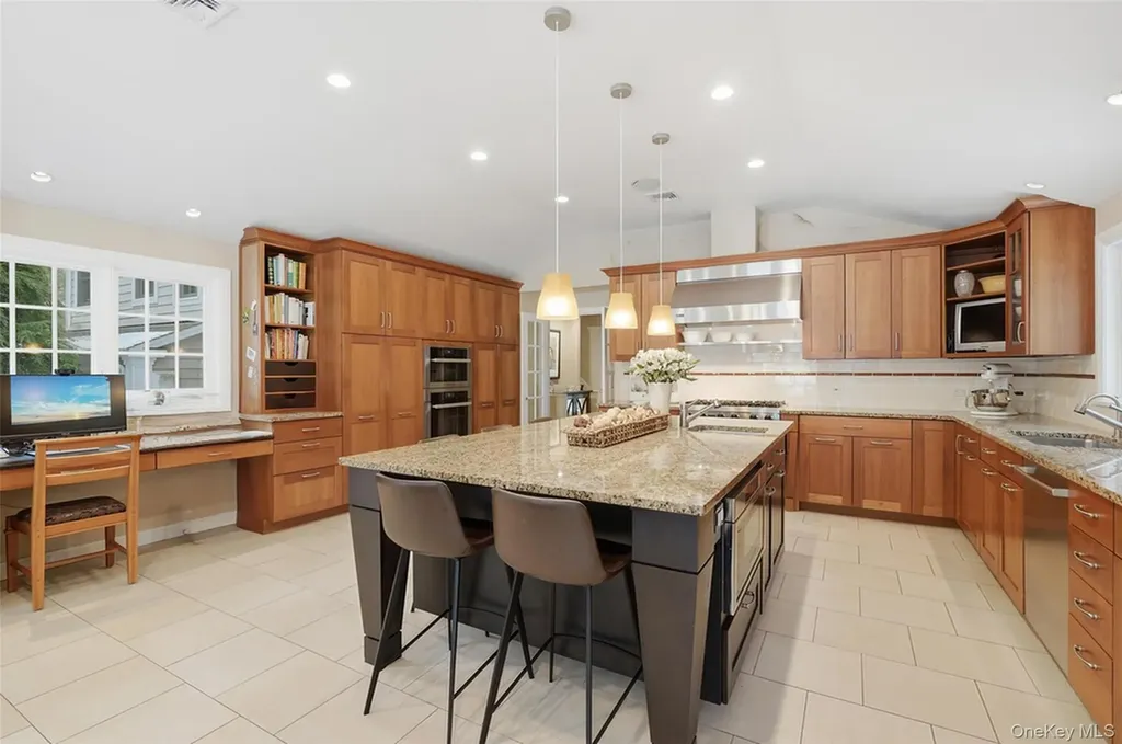10 Oriole Place Rye Brook NY 10573