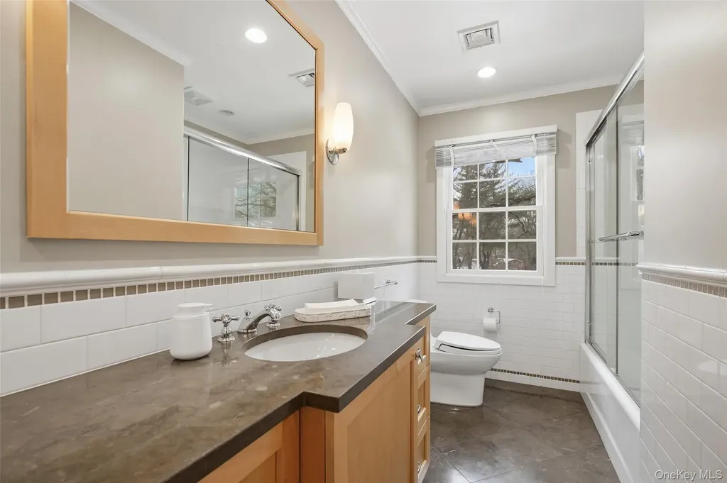 10 Oriole Place Rye Brook NY 10573