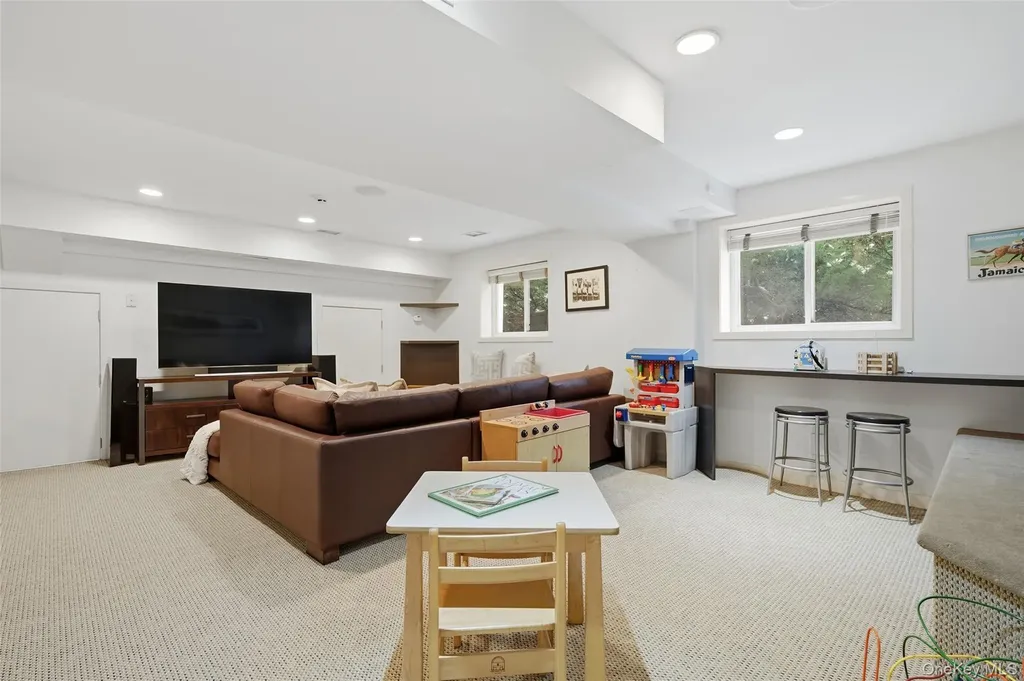 10 Oriole Place Rye Brook NY 10573