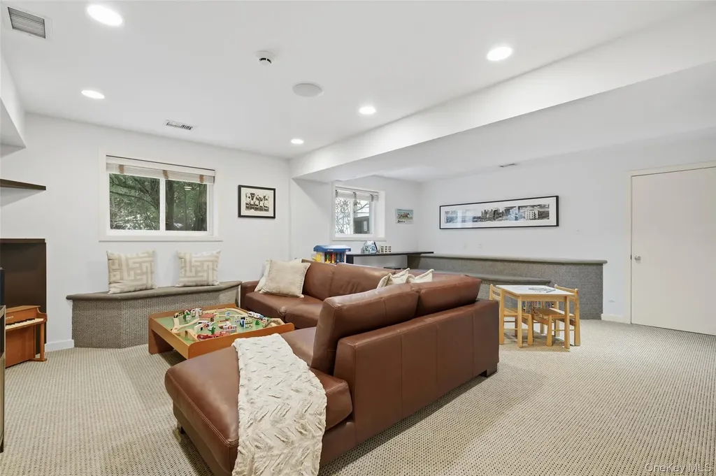 10 Oriole Place Rye Brook NY 10573