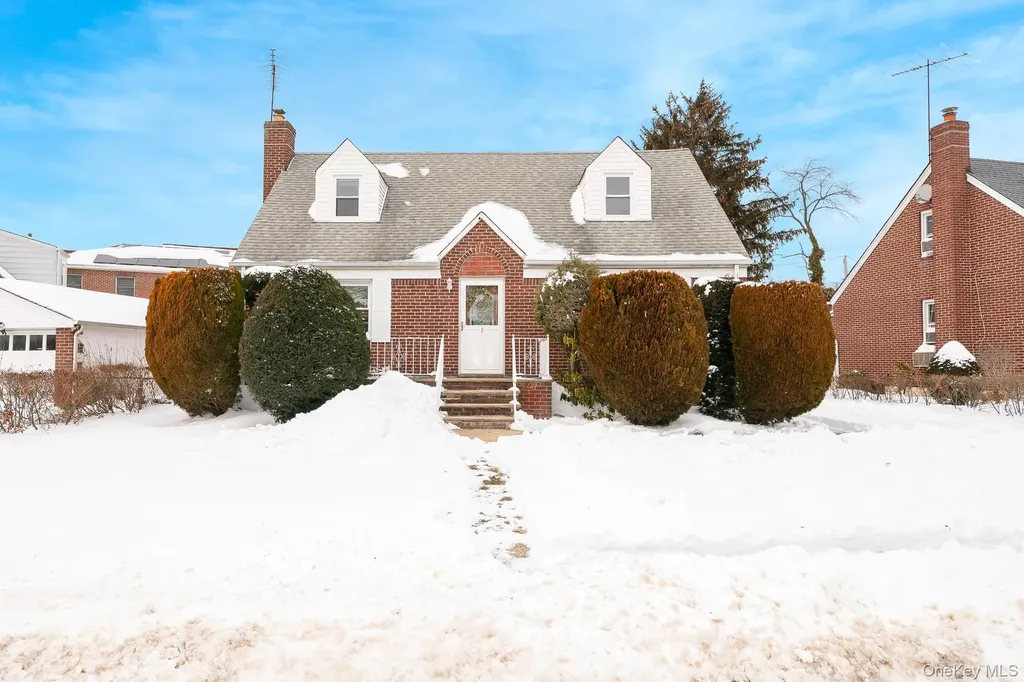 2 Parkview Place Elmont NY 11003