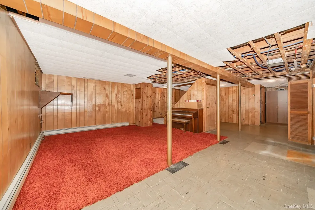 2 Parkview Place Elmont NY 11003