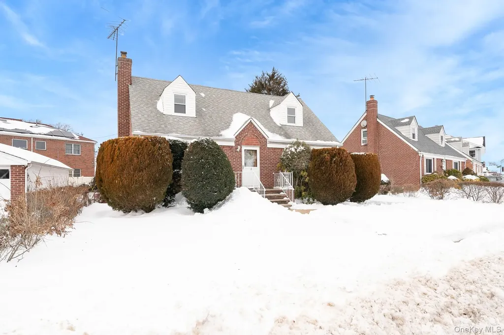 2 Parkview Place Elmont NY 11003