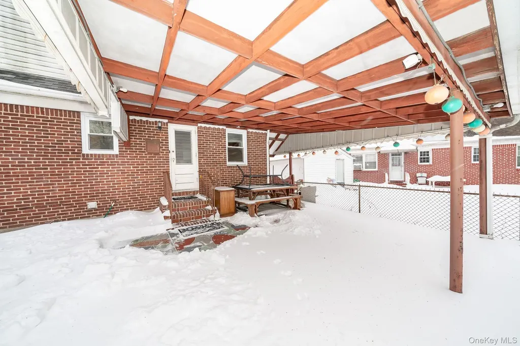 2 Parkview Place Elmont NY 11003