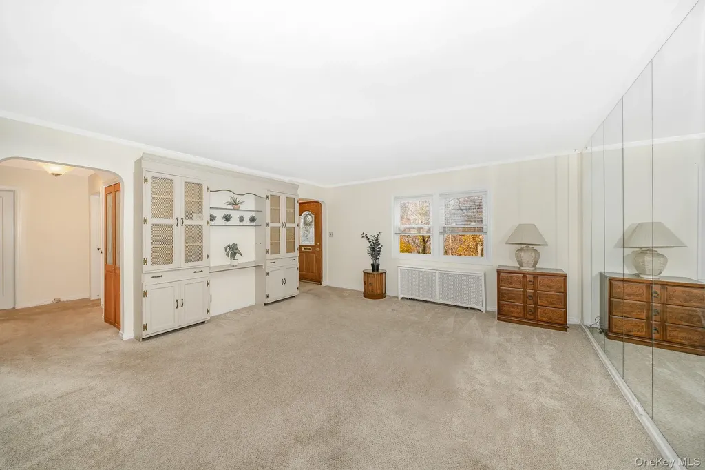 2 Parkview Place Elmont NY 11003