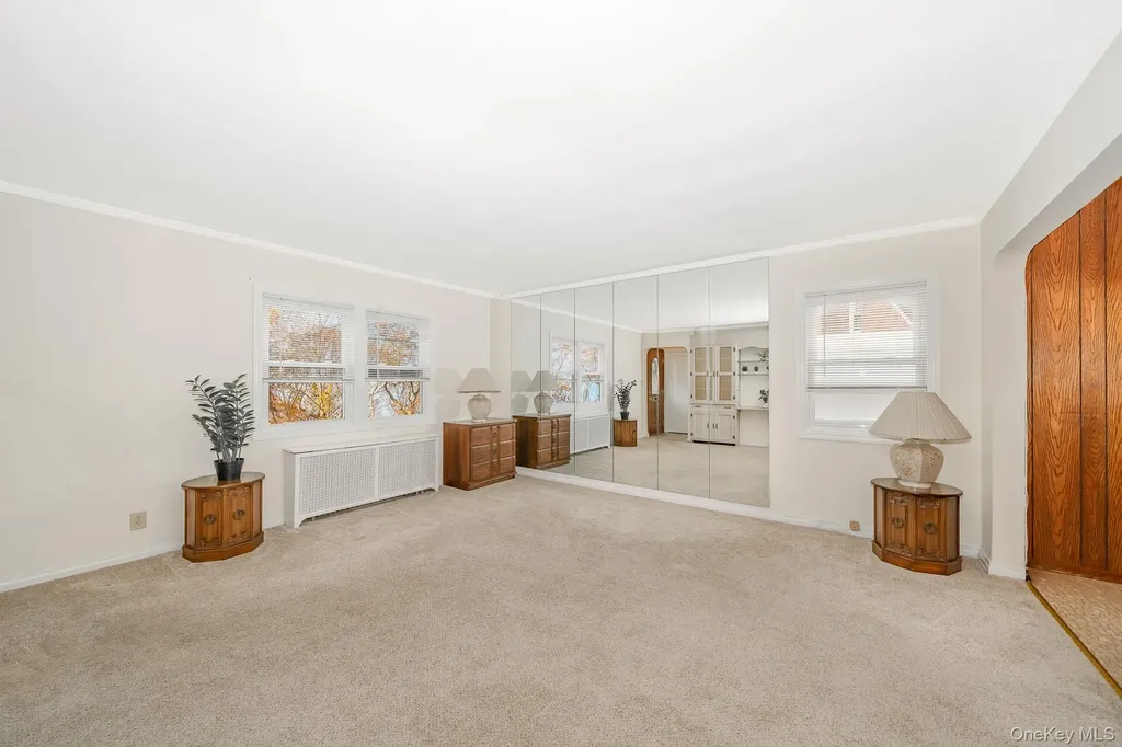 2 Parkview Place Elmont NY 11003