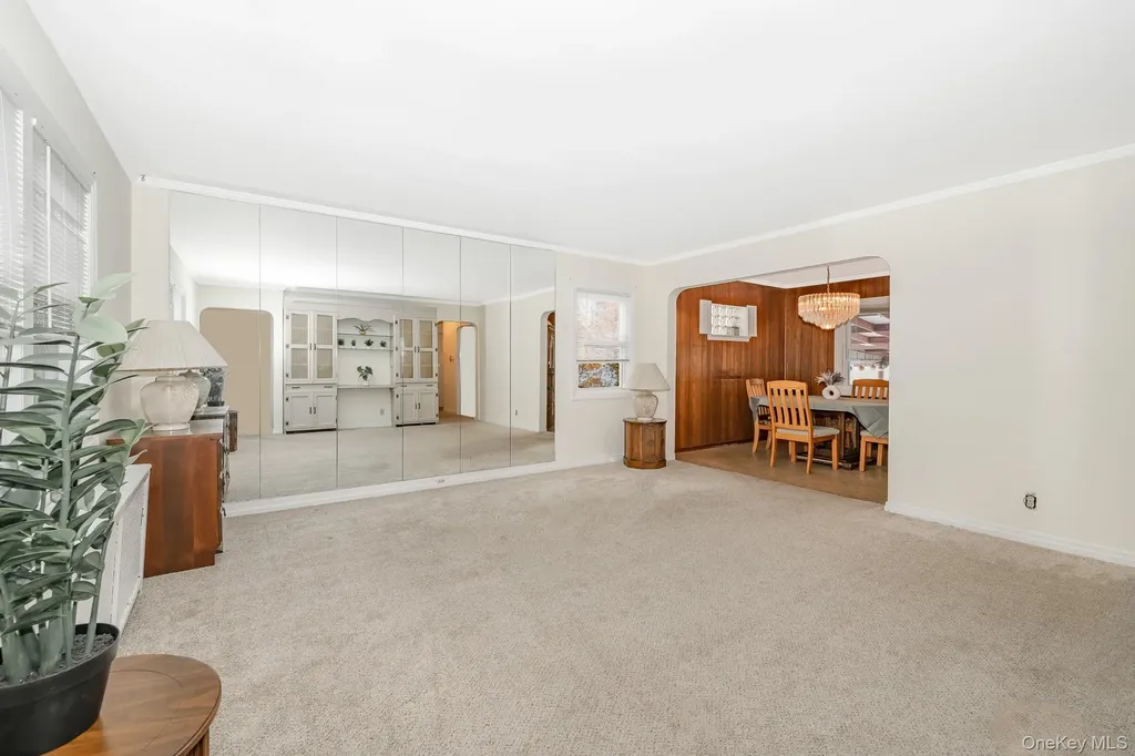 2 Parkview Place Elmont NY 11003