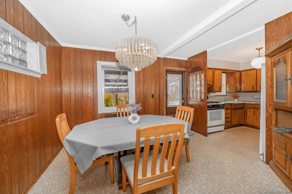 2 Parkview Place Elmont NY 11003