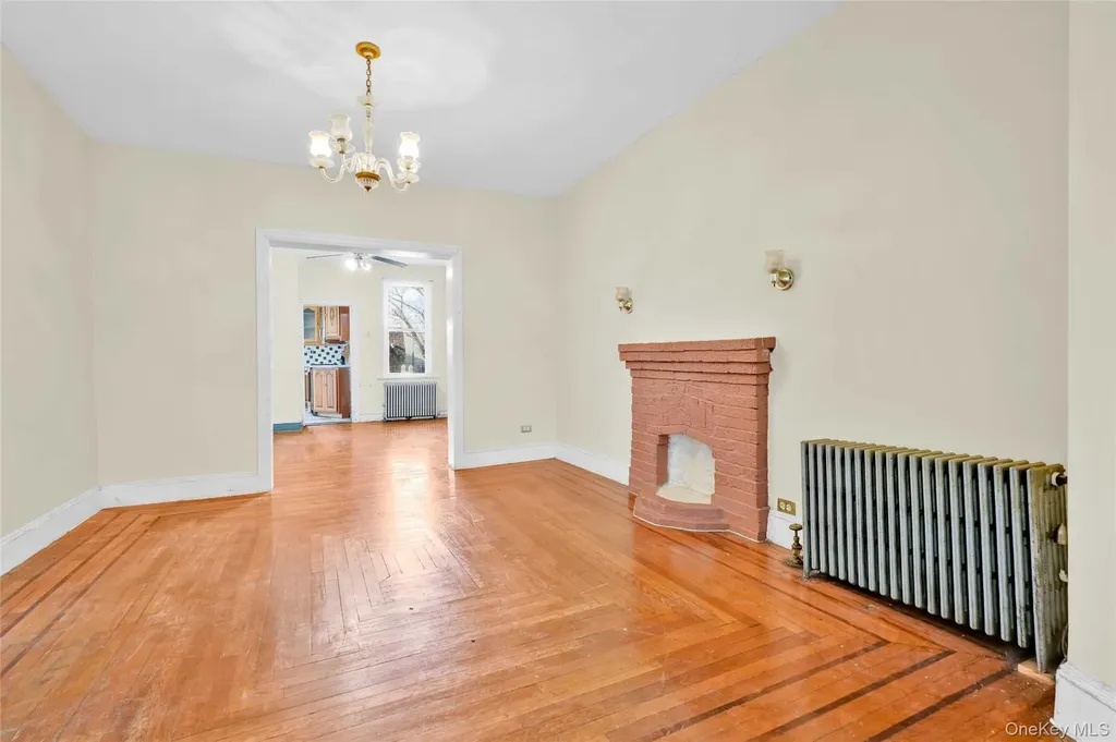 194 Crystal Street Brooklyn NY 11208