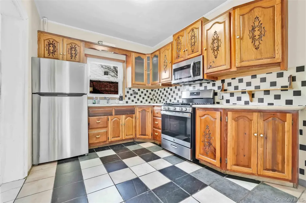 194 Crystal Street Brooklyn NY 11208