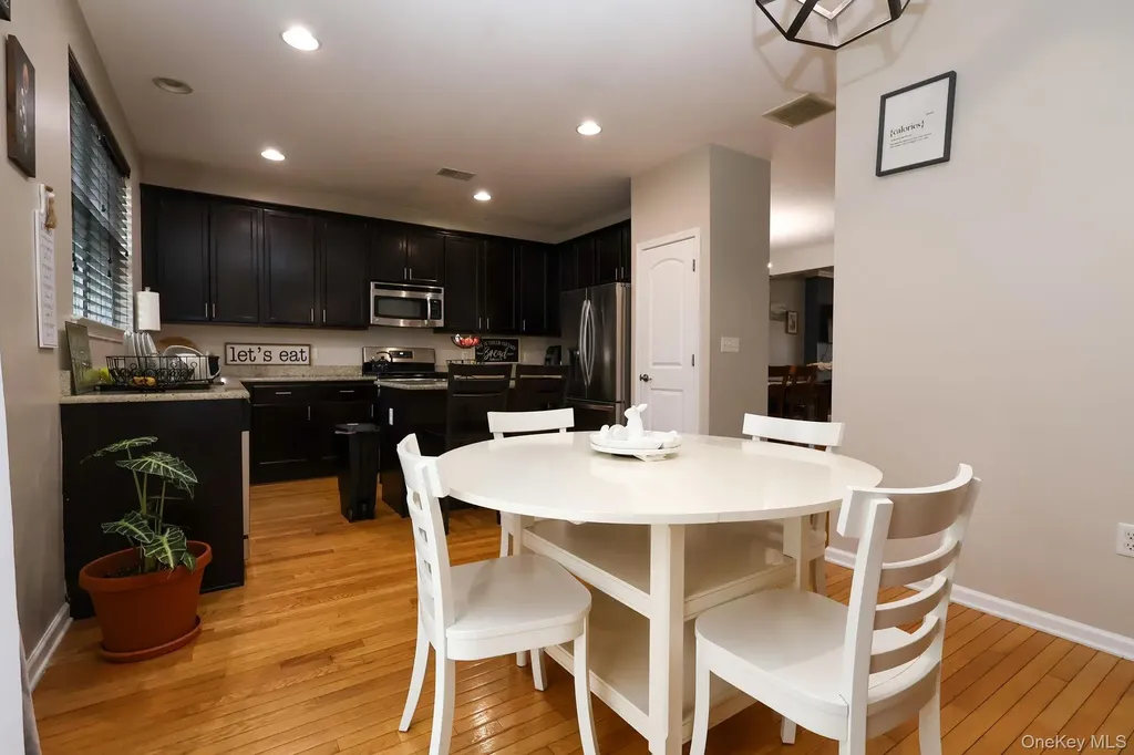 1210 Hawthorn Way New Windsor NY 12553