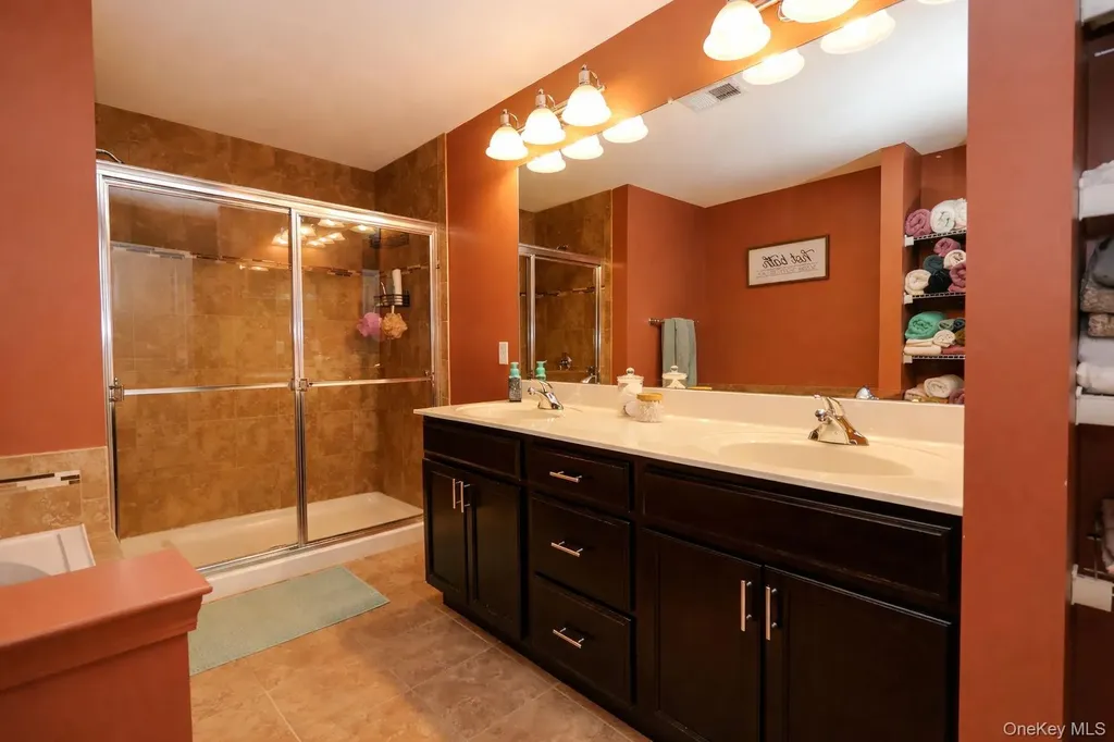 1210 Hawthorn Way New Windsor NY 12553