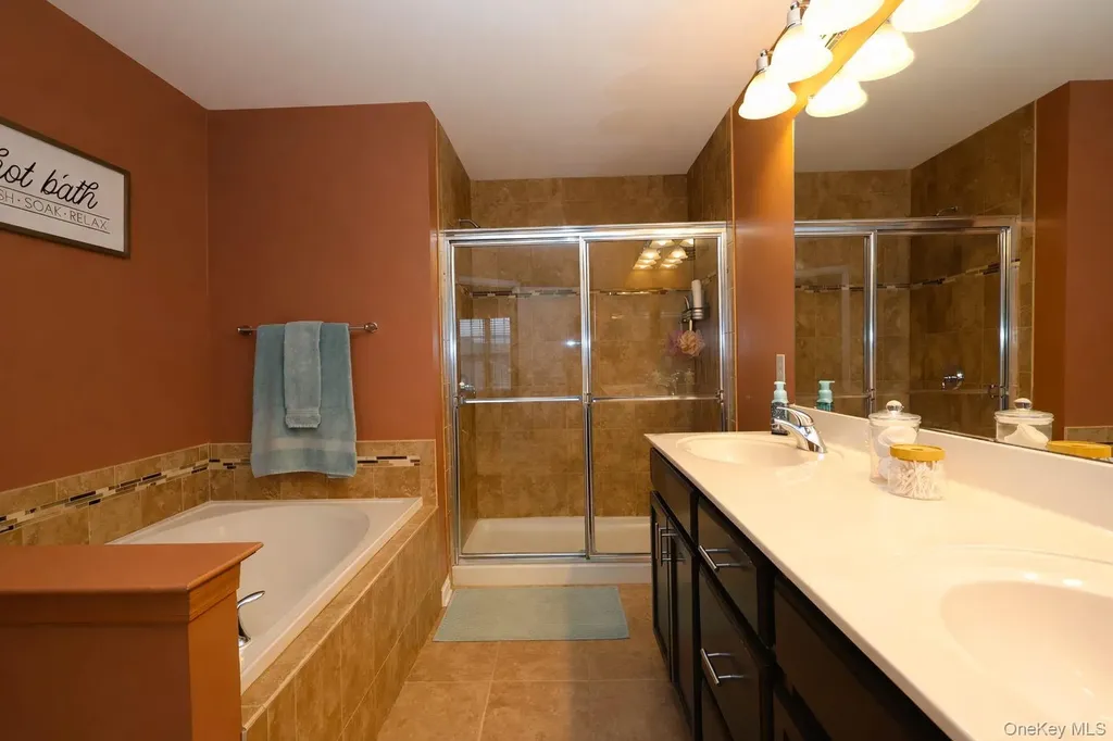 1210 Hawthorn Way New Windsor NY 12553