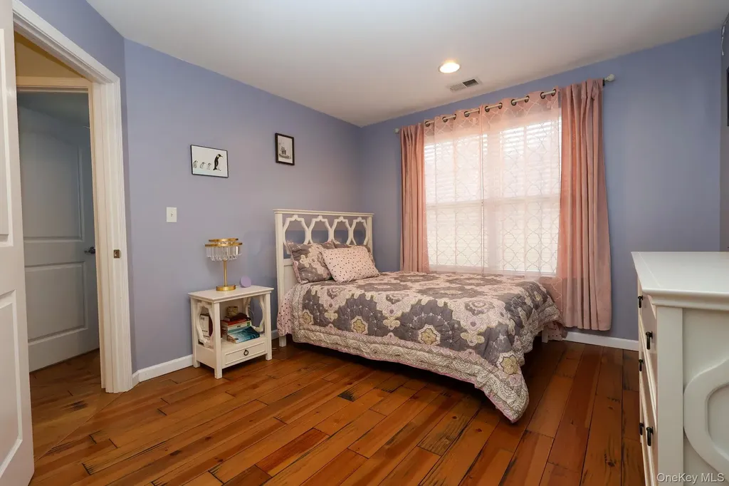 1210 Hawthorn Way New Windsor NY 12553