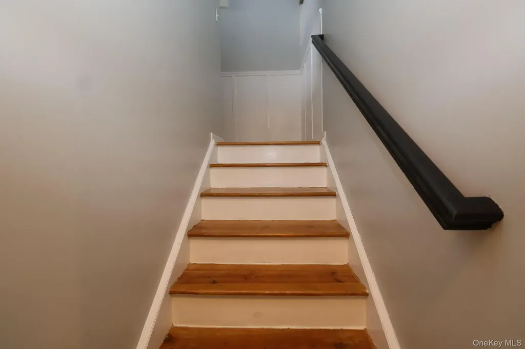 1210 Hawthorn Way New Windsor NY 12553