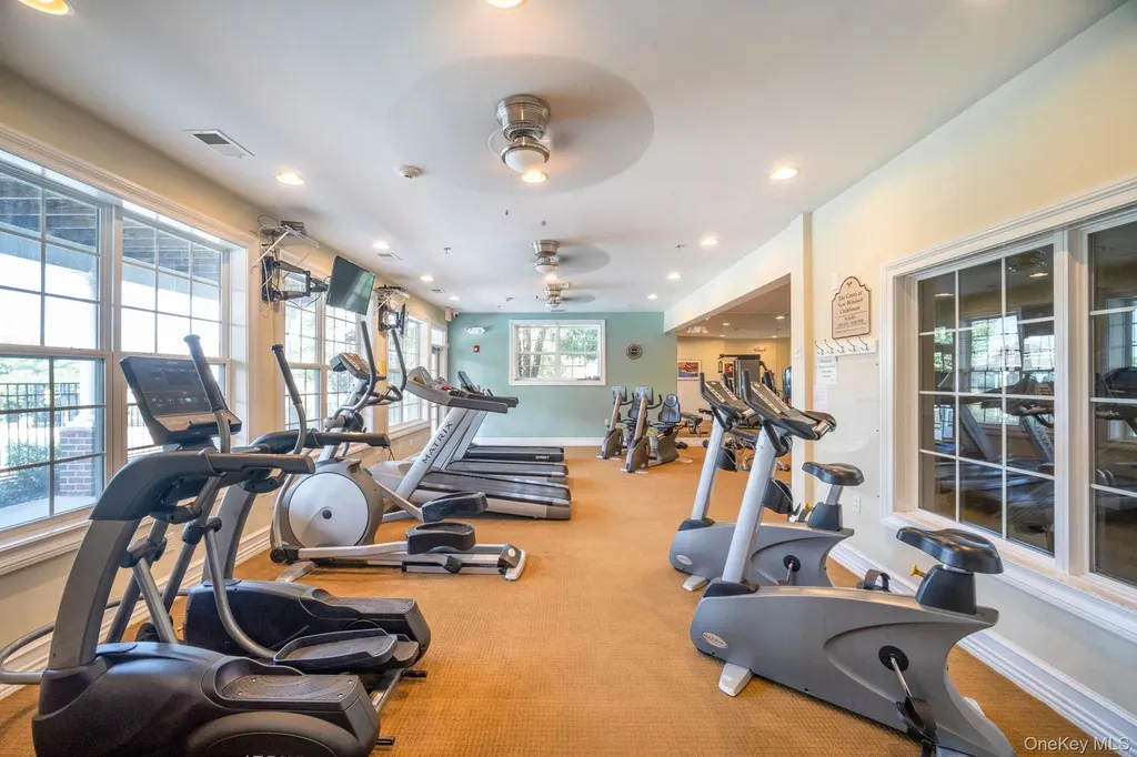 1210 Hawthorn Way New Windsor NY 12553