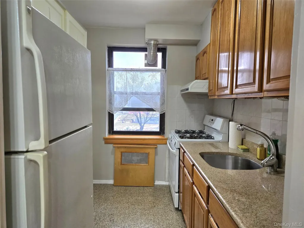 138-18 28th Road Flushing NY 11354
